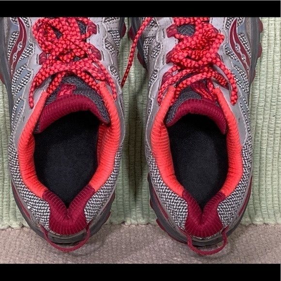 Saucony Women's Excursion TR 11 Grey Red Trail/Running Sneaker Shoes Size 7 - Picture 10 of 11